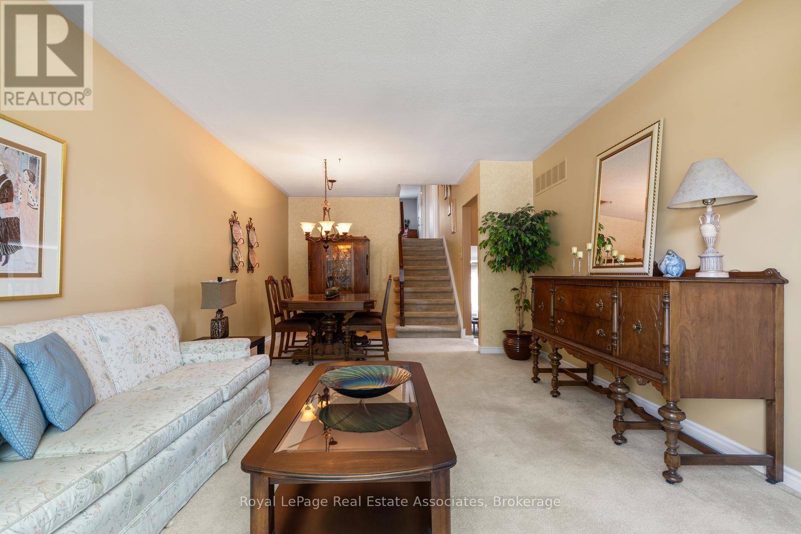 572 Tedwyn Drive, Mississauga, Ontario  L5A 1J9 - Photo 8 - W13556554