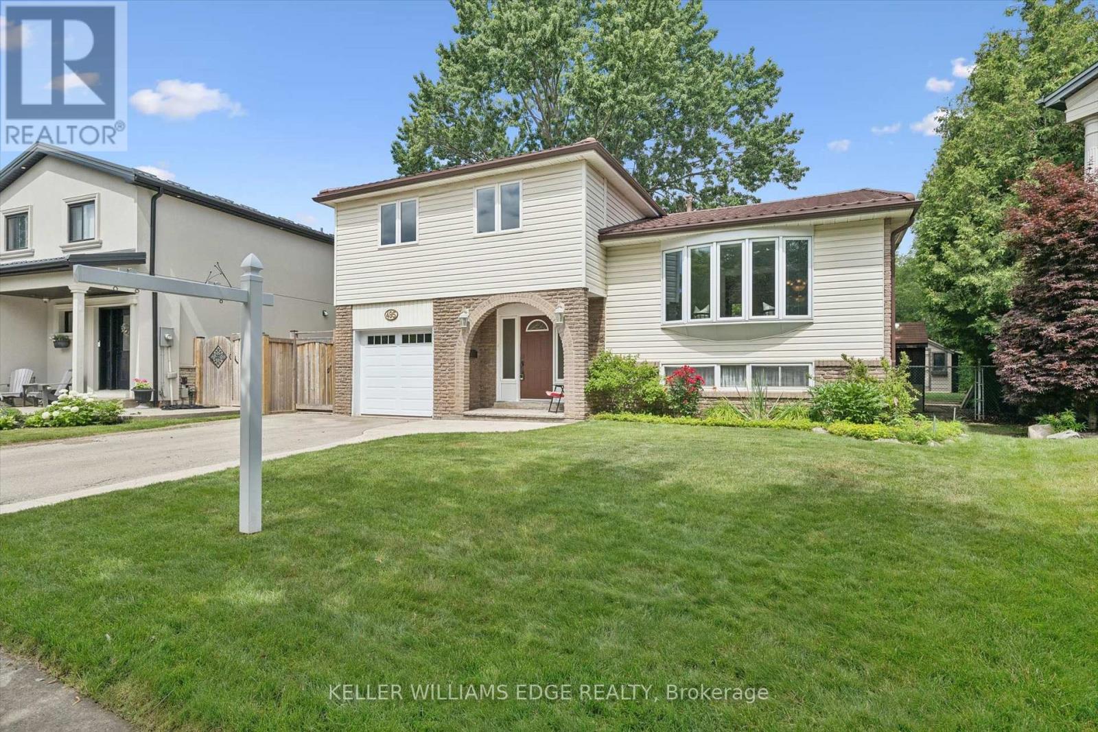 495 TIPPERTON CRESCENT, Oakville, Ontario
