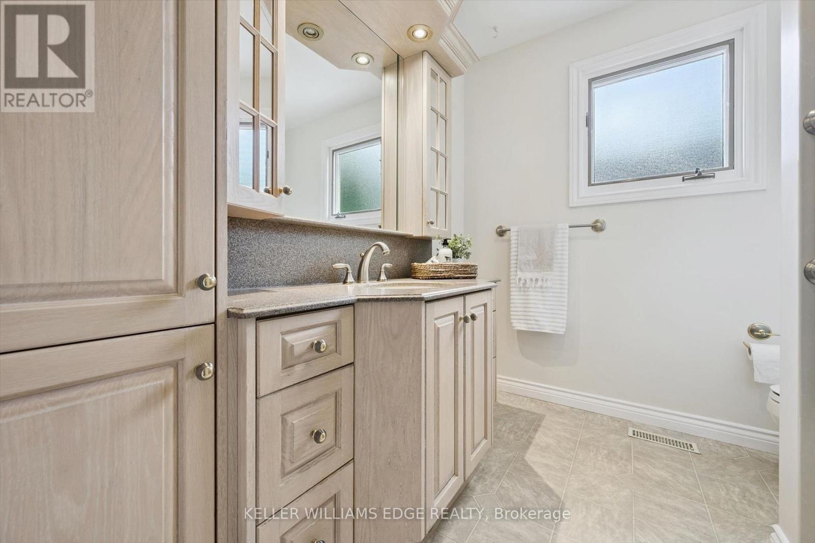 495 Tipperton Crescent, Oakville, Ontario  L6L 5E1 - Photo 29 - W13556558