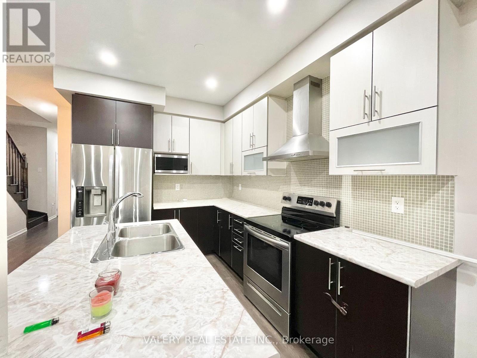 1 - 147 Baffin Crescent, Brampton, Ontario  L7A 4K7 - Photo 4 - W13556582