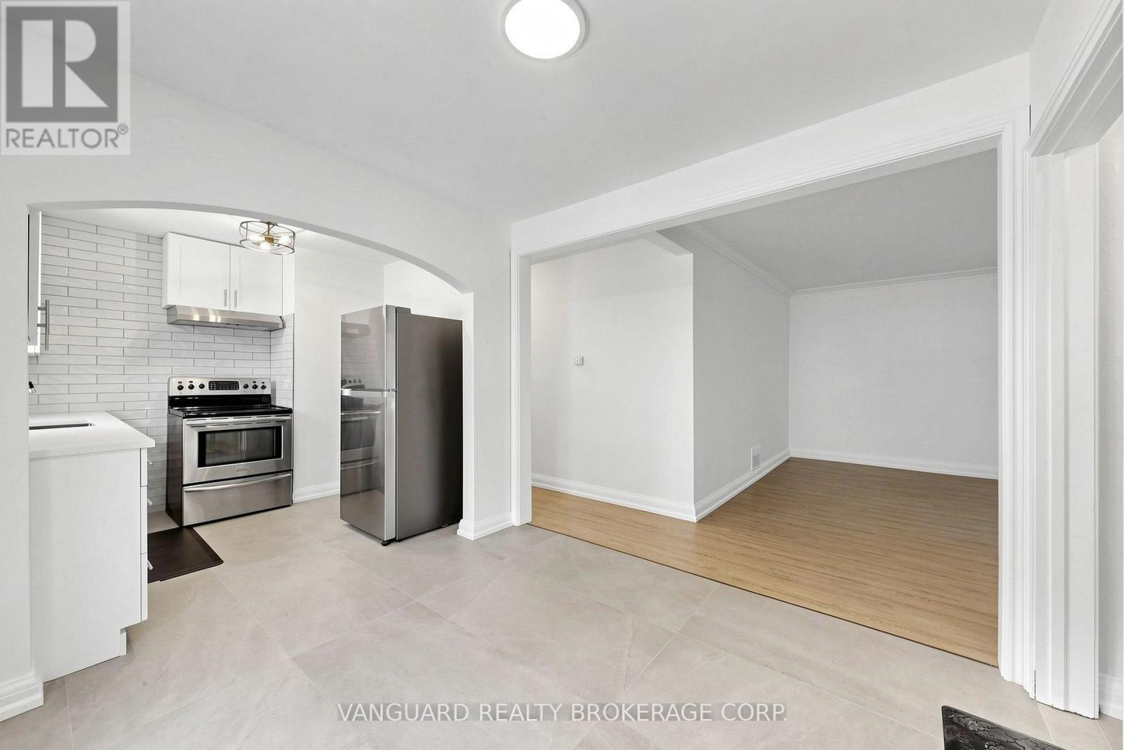 22 Nash Drive, Toronto, Ontario  M3M 2L3 - Photo 11 - W13556640