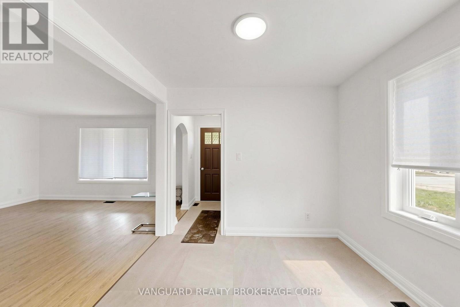 22 Nash Drive, Toronto, Ontario  M3M 2L3 - Photo 13 - W13556640