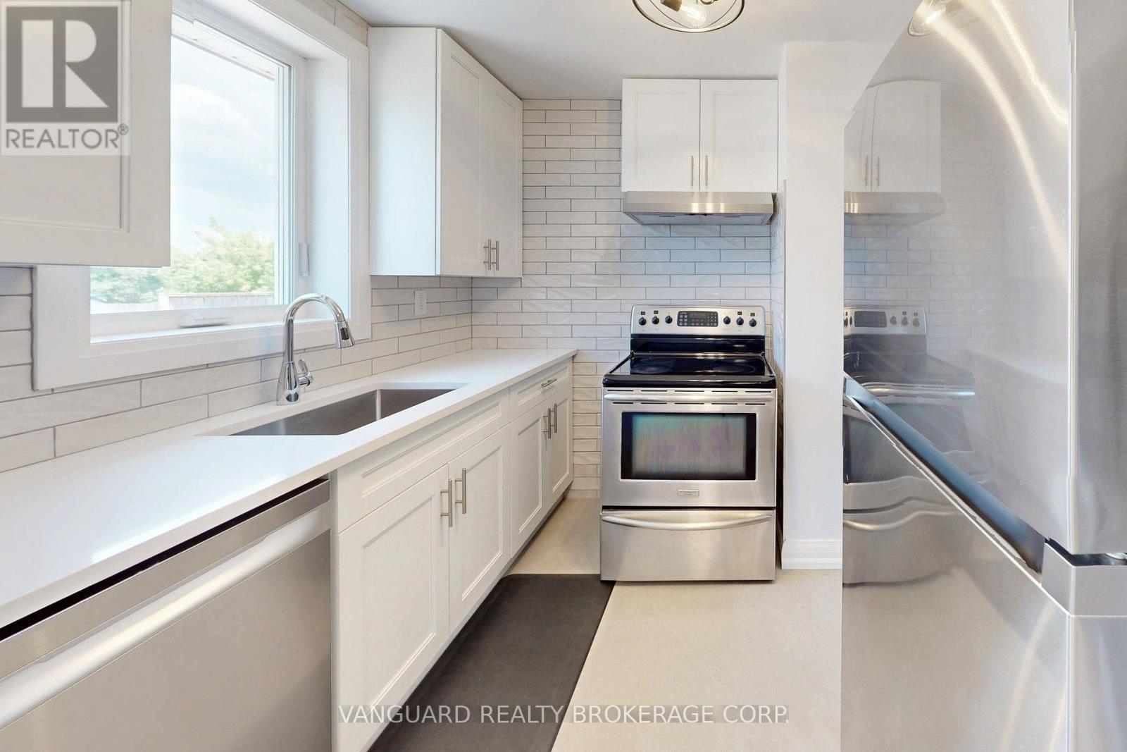22 Nash Drive, Toronto, Ontario  M3M 2L3 - Photo 14 - W13556640