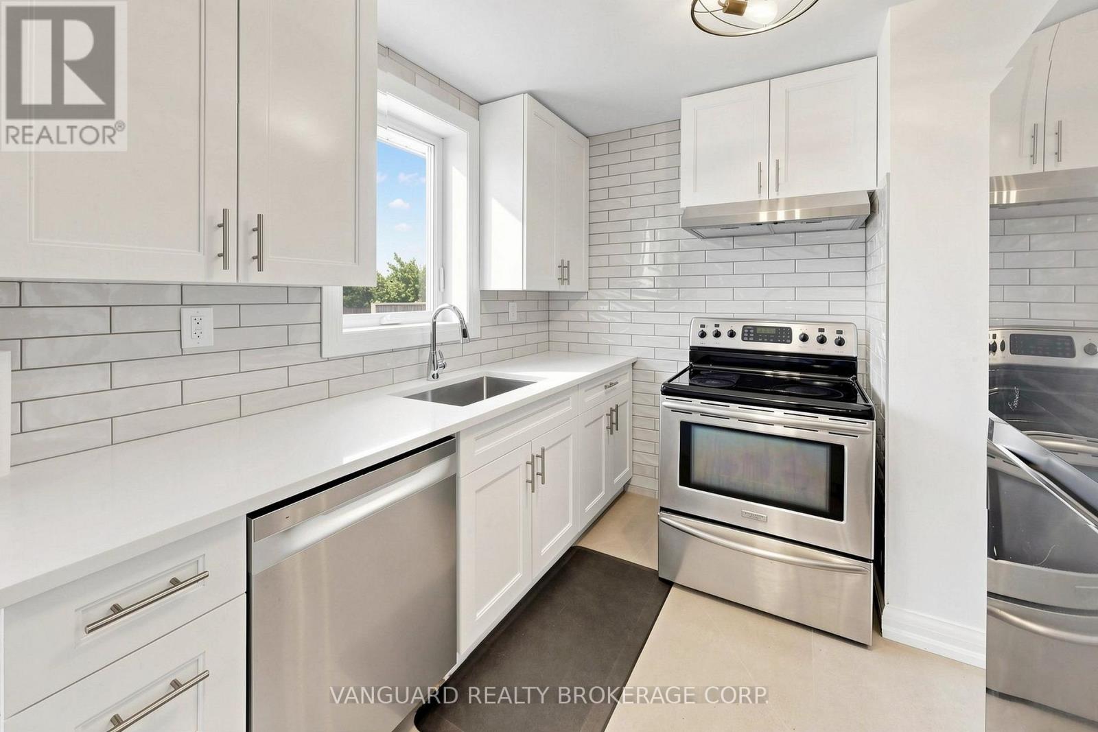 22 Nash Drive, Toronto, Ontario  M3M 2L3 - Photo 15 - W13556640