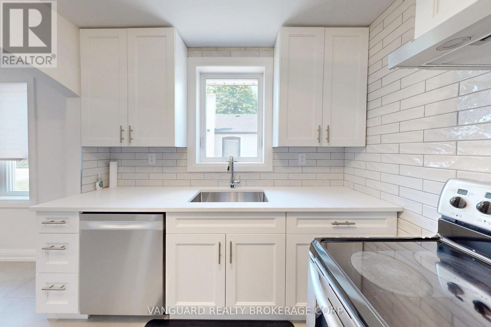 22 Nash Drive, Toronto, Ontario  M3M 2L3 - Photo 16 - W13556640