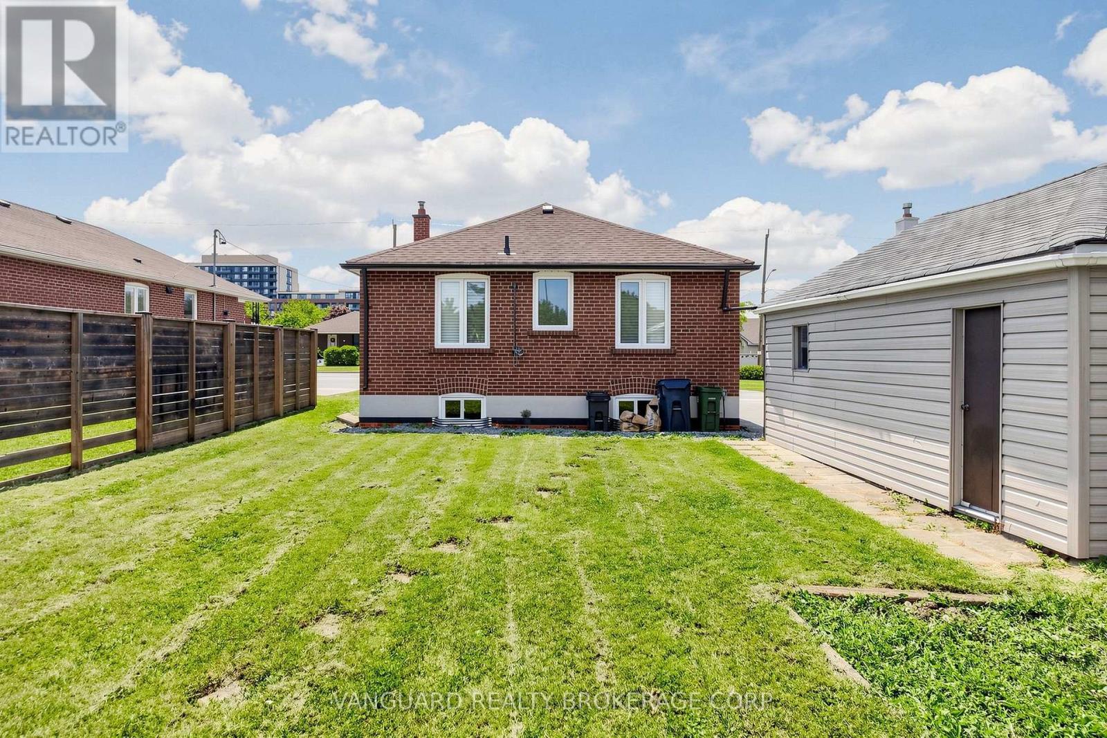 22 Nash Drive, Toronto, Ontario  M3M 2L3 - Photo 31 - W13556640