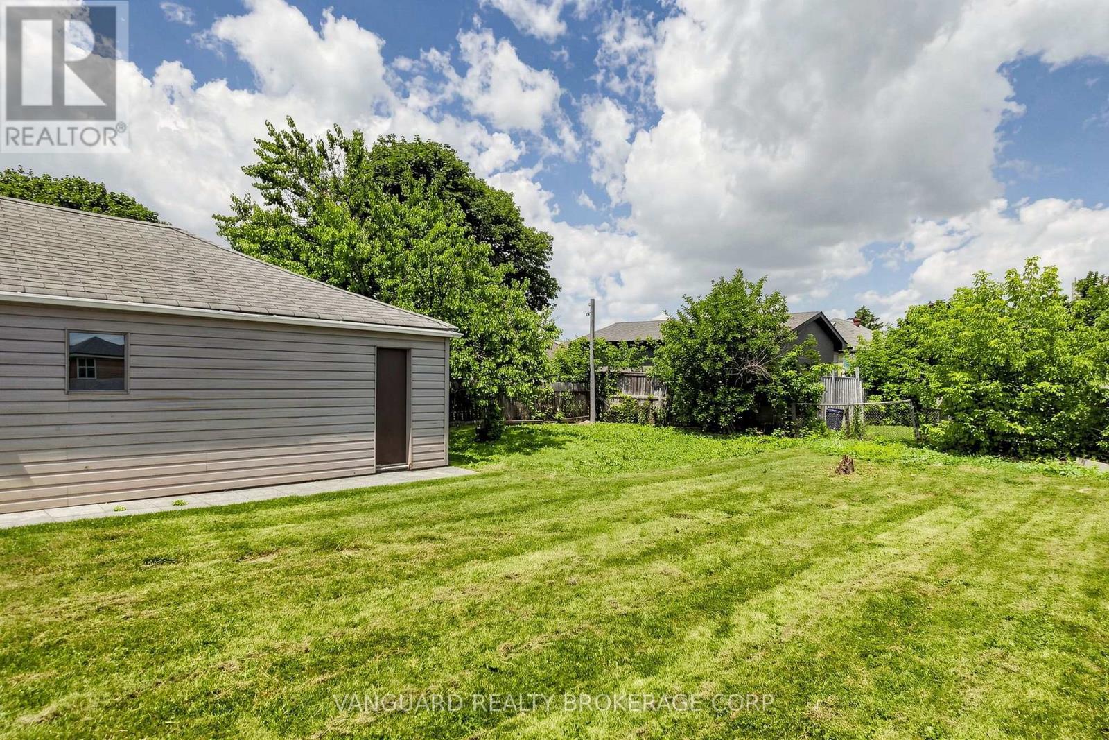 22 Nash Drive, Toronto, Ontario  M3M 2L3 - Photo 34 - W13556640