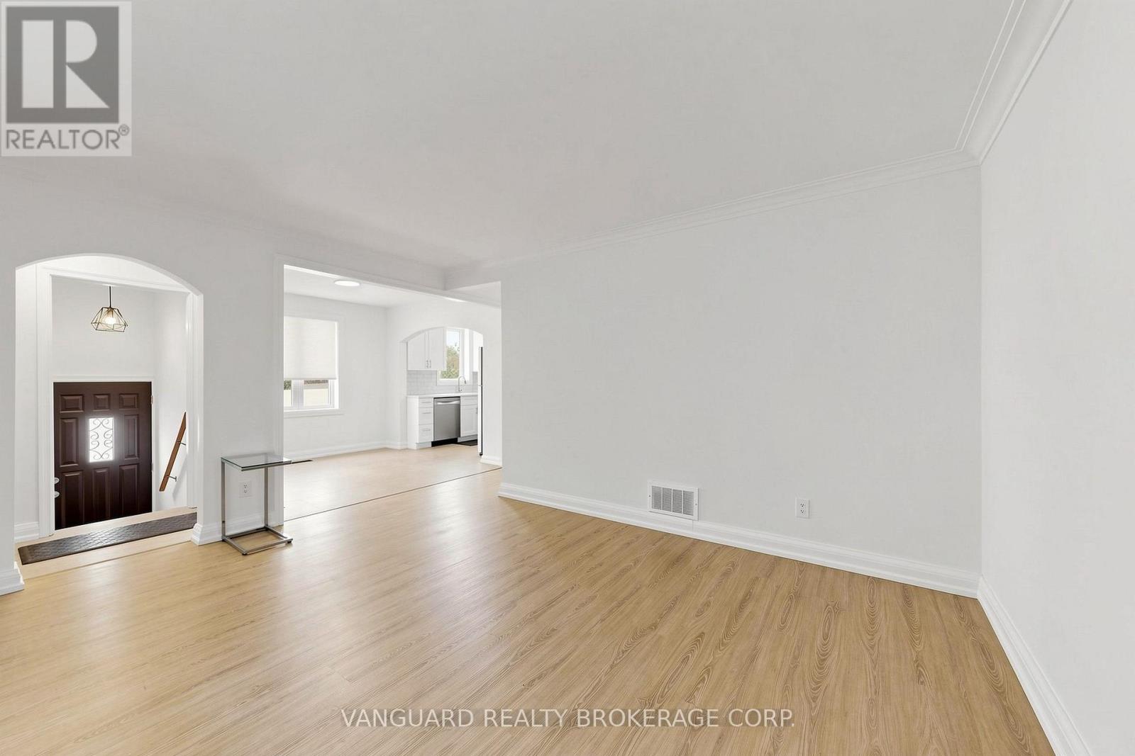 22 Nash Drive, Toronto, Ontario  M3M 2L3 - Photo 8 - W13556640