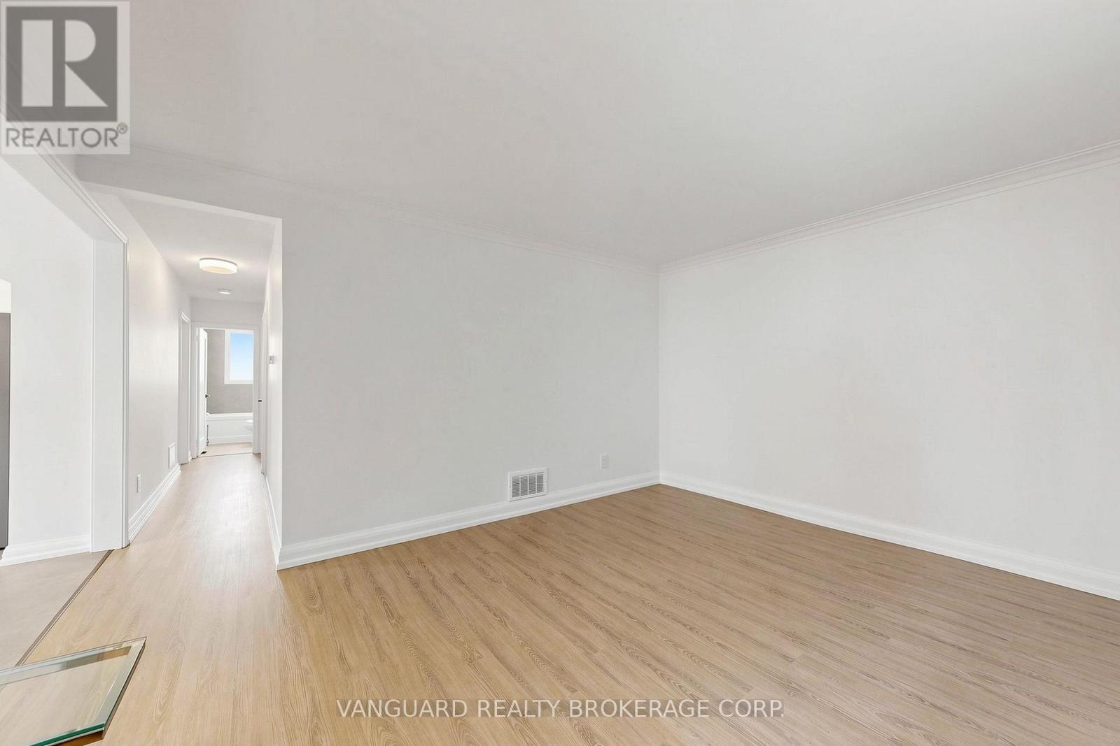 22 Nash Drive, Toronto, Ontario  M3M 2L3 - Photo 9 - W13556640