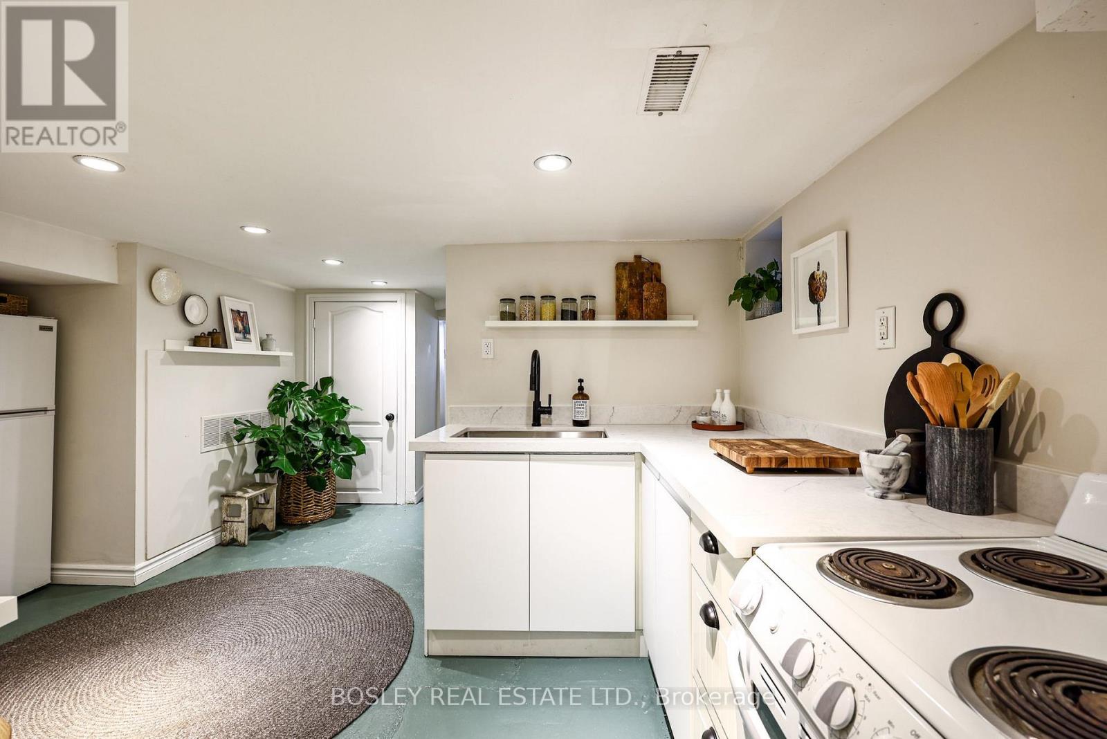 Bsmt - 16 Hallam Street, Toronto, Ontario  M6G 1W2 - Photo 14 - W13556716