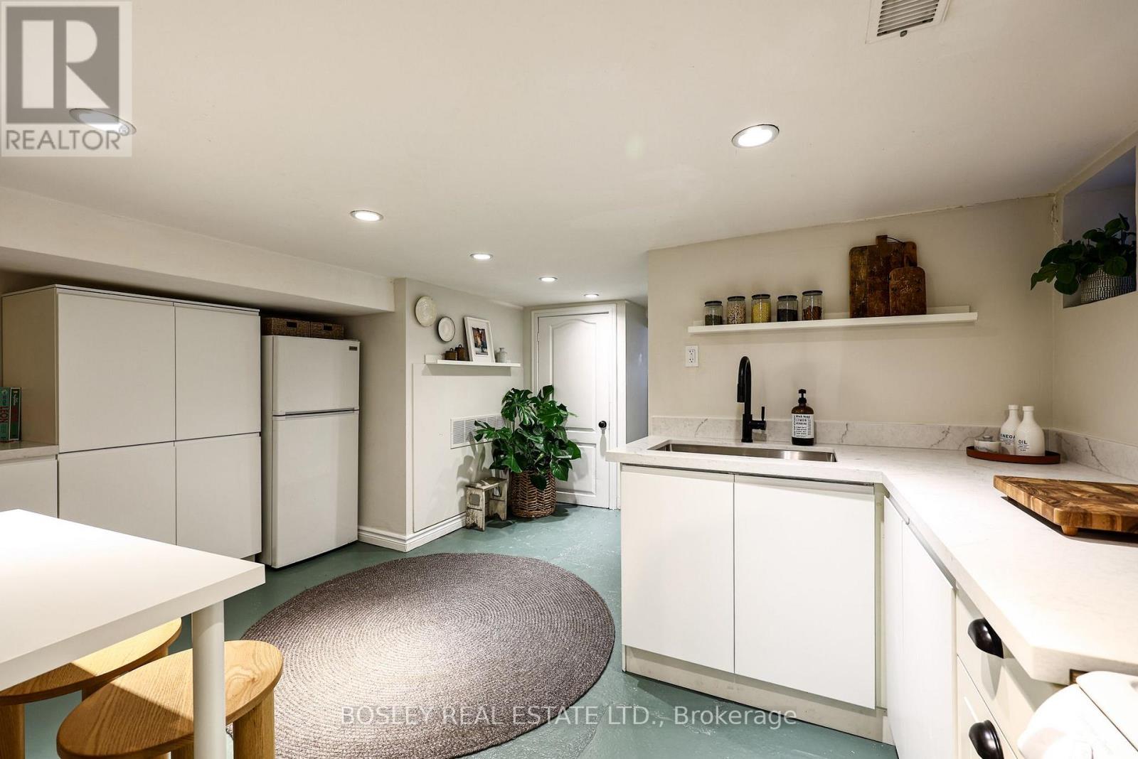 Bsmt - 16 Hallam Street, Toronto, Ontario  M6G 1W2 - Photo 21 - W13556716
