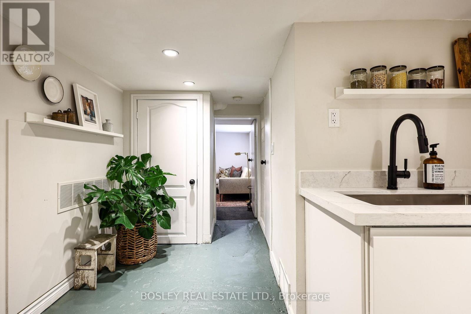 Bsmt - 16 Hallam Street, Toronto, Ontario  M6G 1W2 - Photo 22 - W13556716