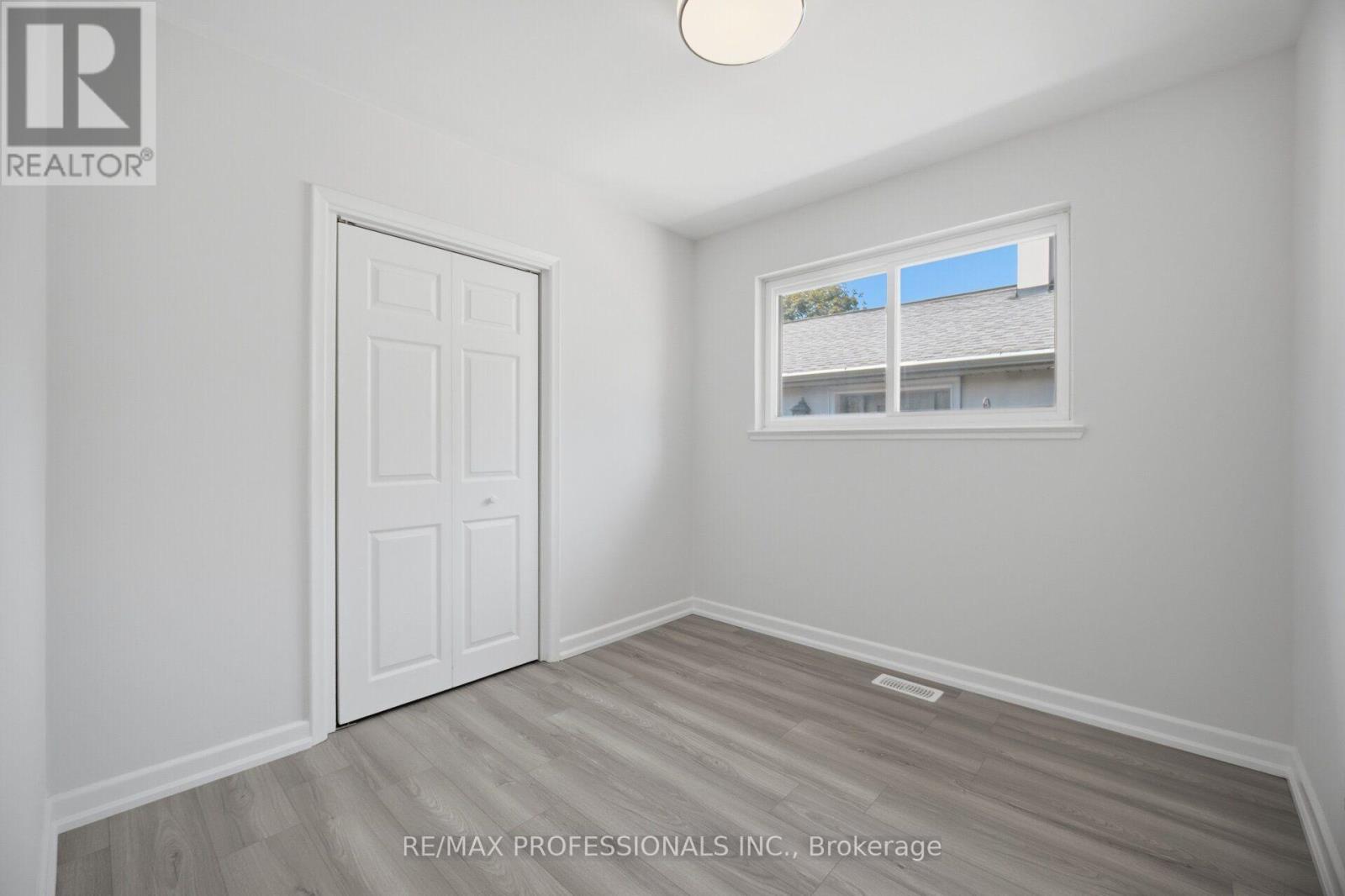 24 Millburn Drive, Toronto, Ontario  M9B 2W9 - Photo 20 - W13556722