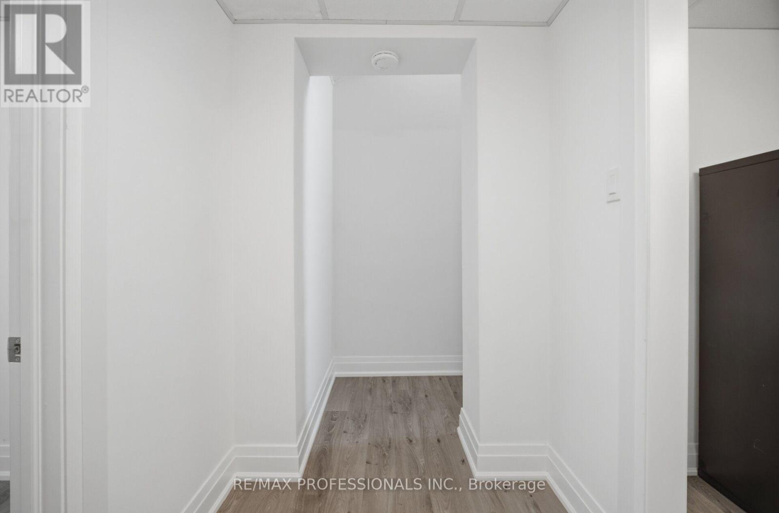 24 Millburn Drive, Toronto, Ontario  M9B 2W9 - Photo 25 - W13556722