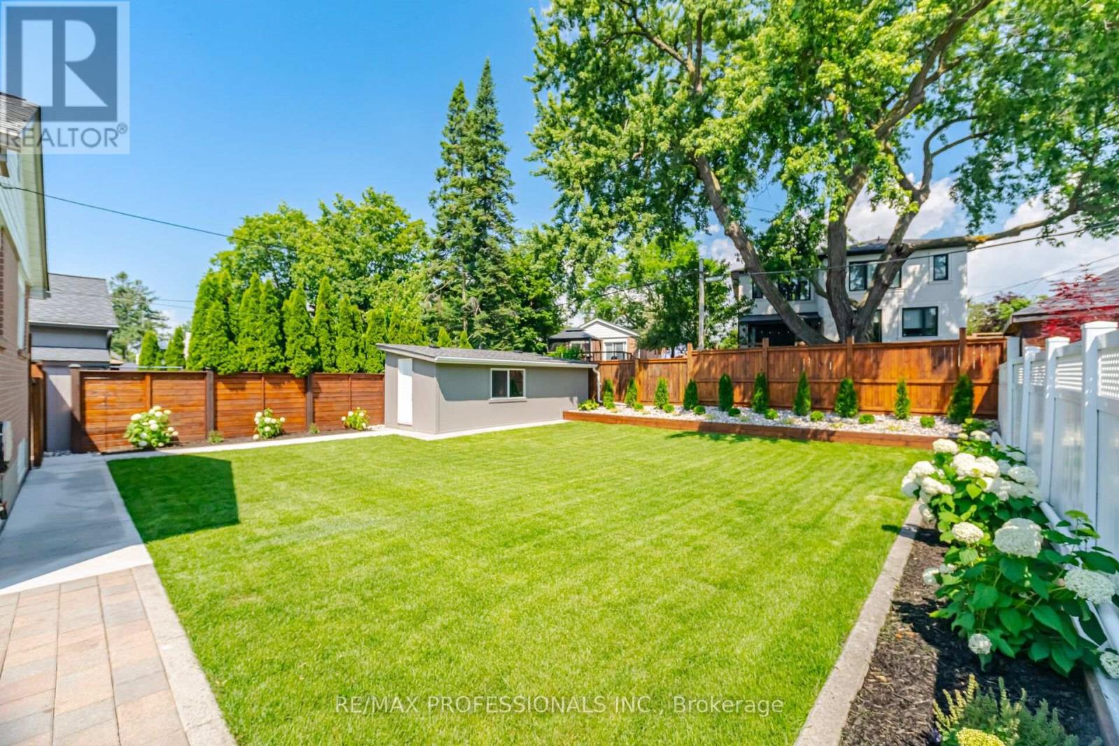 24 Millburn Drive, Toronto, Ontario  M9B 2W9 - Photo 39 - W13556722