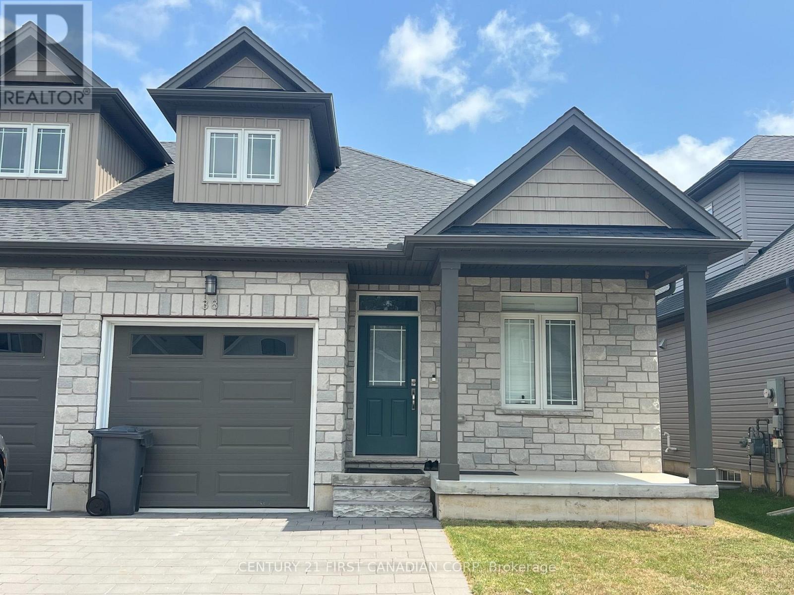 38 COMPASS TRAIL, Central Elgin, Ontario