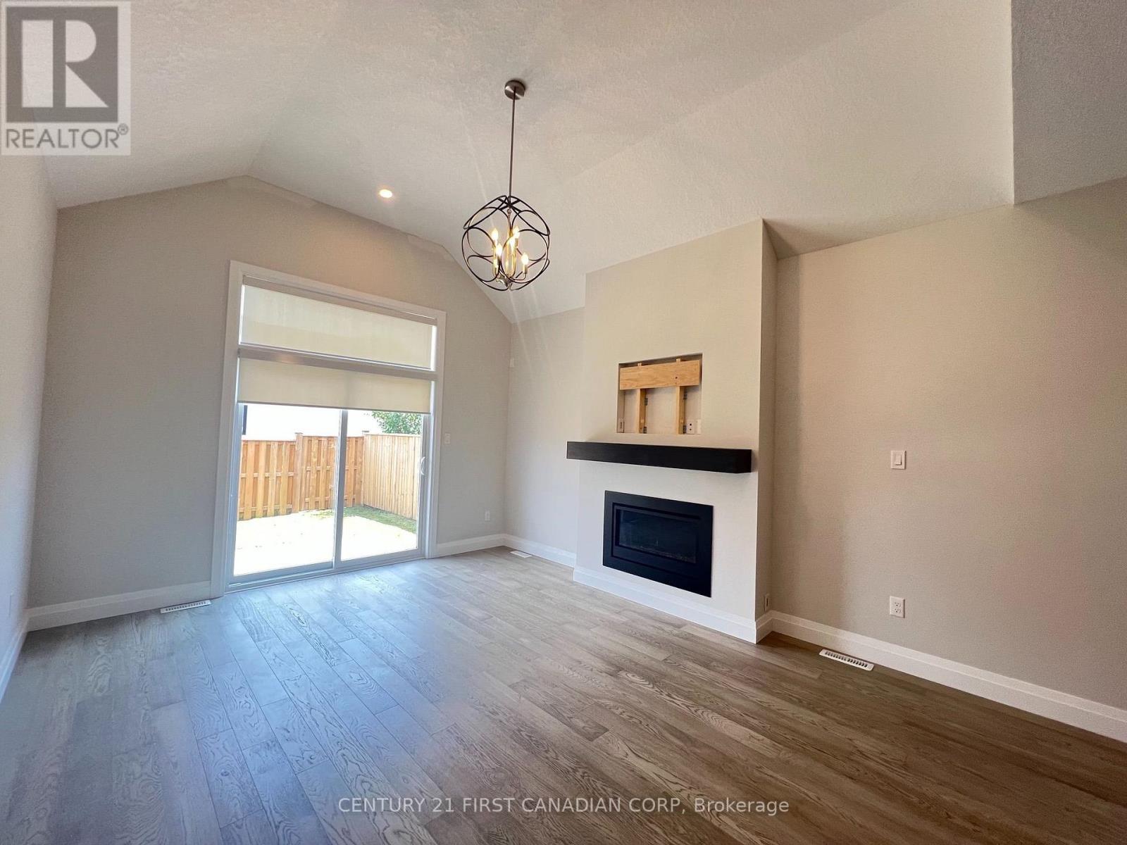 38 Compass Trail, Central Elgin, Ontario  N5L 1J8 - Photo 4 - X13555506