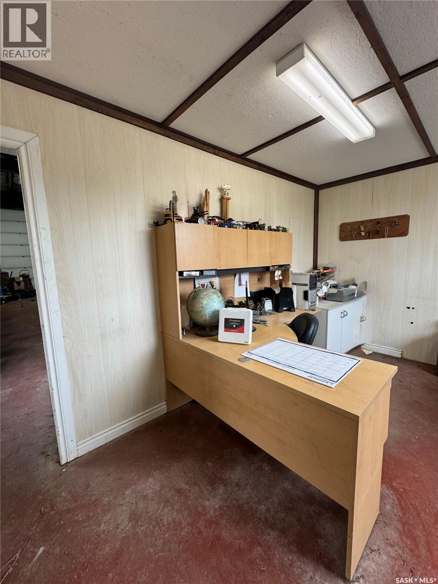 1124 Industrial Drive, Hudson Bay, Saskatchewan  S0E 0Y0 - Photo 4 - SK042392