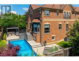 156 NISBET BOULEVARD, Hamilton, Ontario