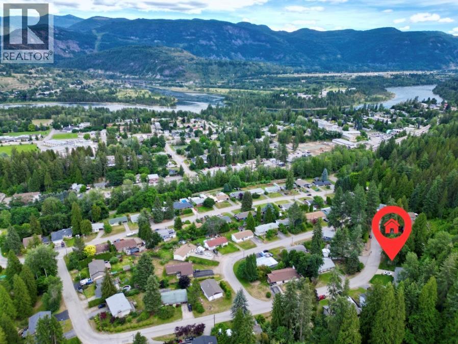 800 Lynnwood Crescent, Castlegar, British Columbia  V1N 1E3 - Photo 14 - 10376134