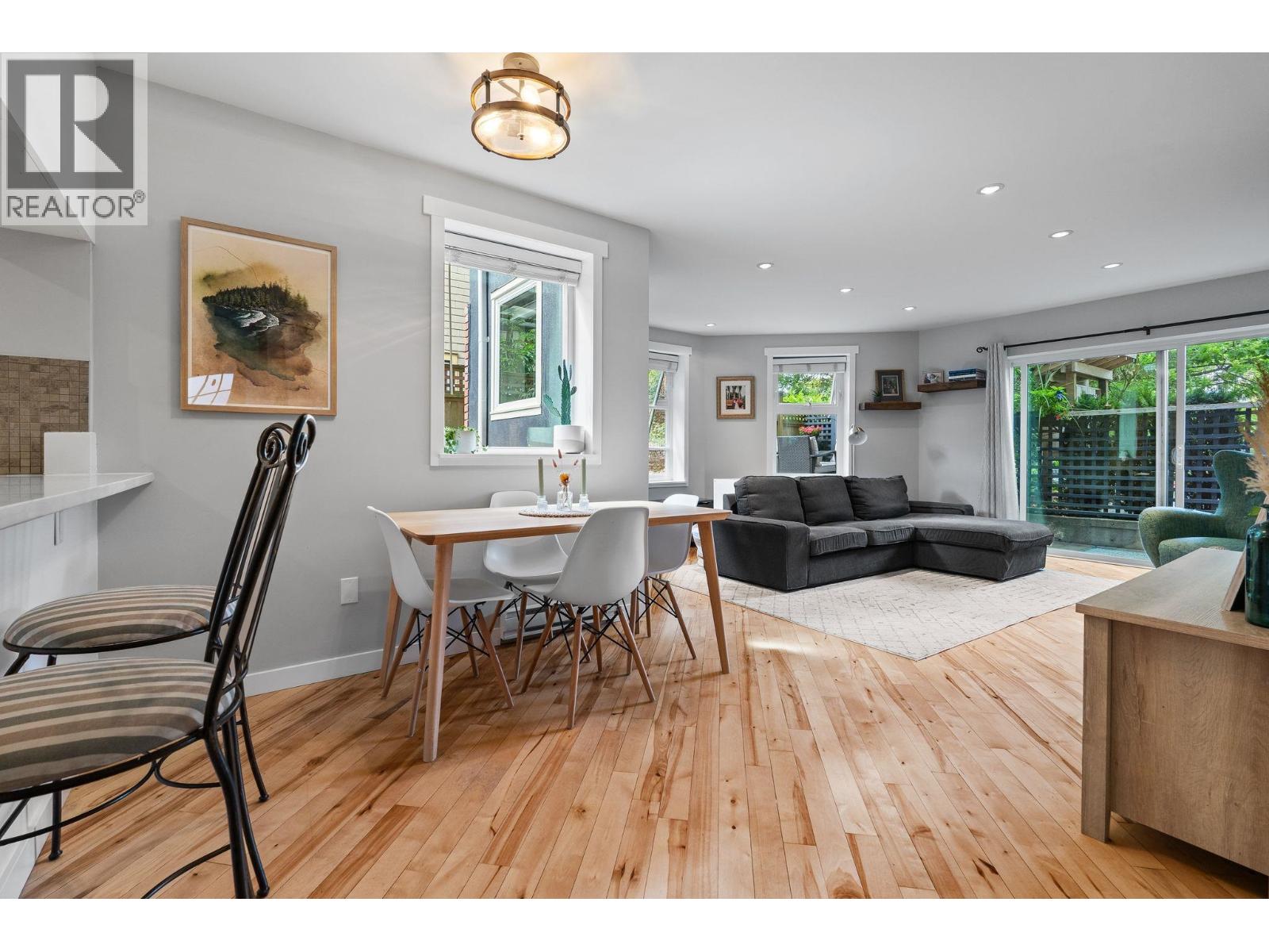 218 W 15TH AVENUE