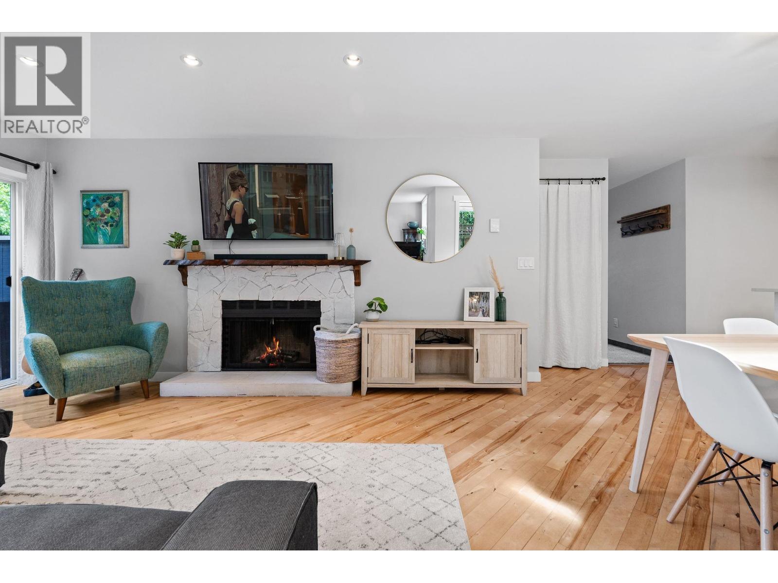 218 W 15th Avenue, Vancouver, British Columbia  V5Y 1X9 - Photo 4 - R3145439