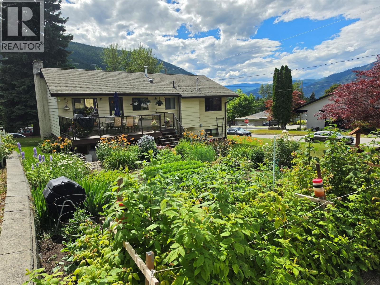 2201 Falls Street, Nelson, British Columbia V1L 1K6 - Photo 26 - 10394451