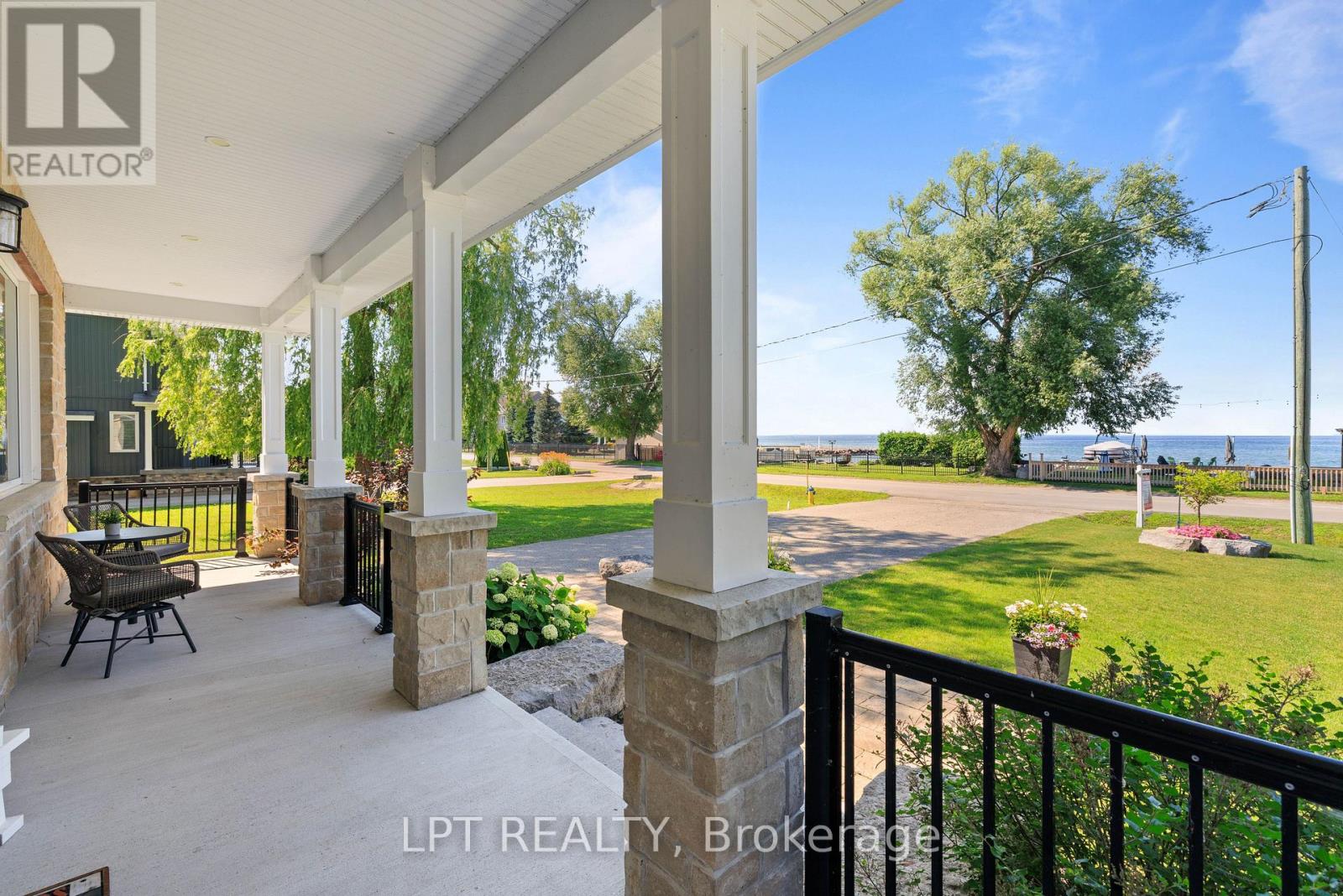 165 Lake Drive E, Georgina, Ontario  L4P 3E9 - Photo 5 - N13444336