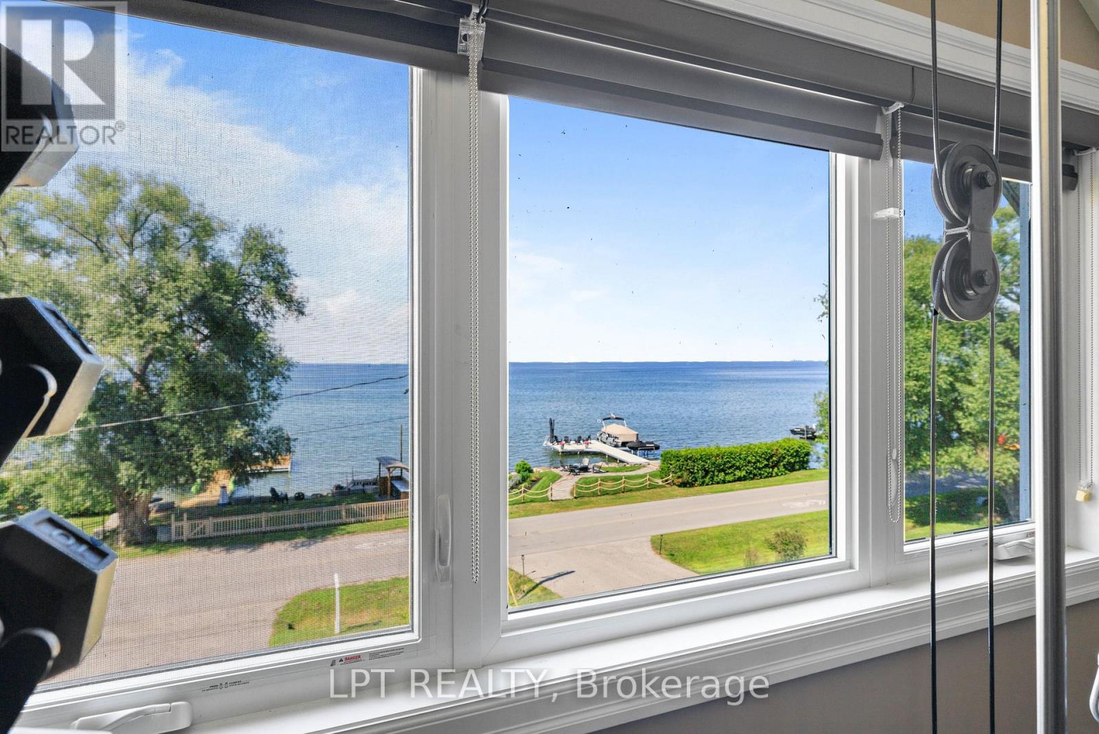 165 Lake Drive E, Georgina, Ontario  L4P 3E9 - Photo 8 - N13444336