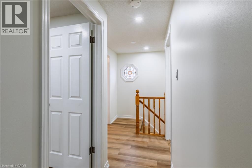 48 Windermere Court, Kitchener, Ontario  N2N 2W4 - Photo 31 - 40847591
