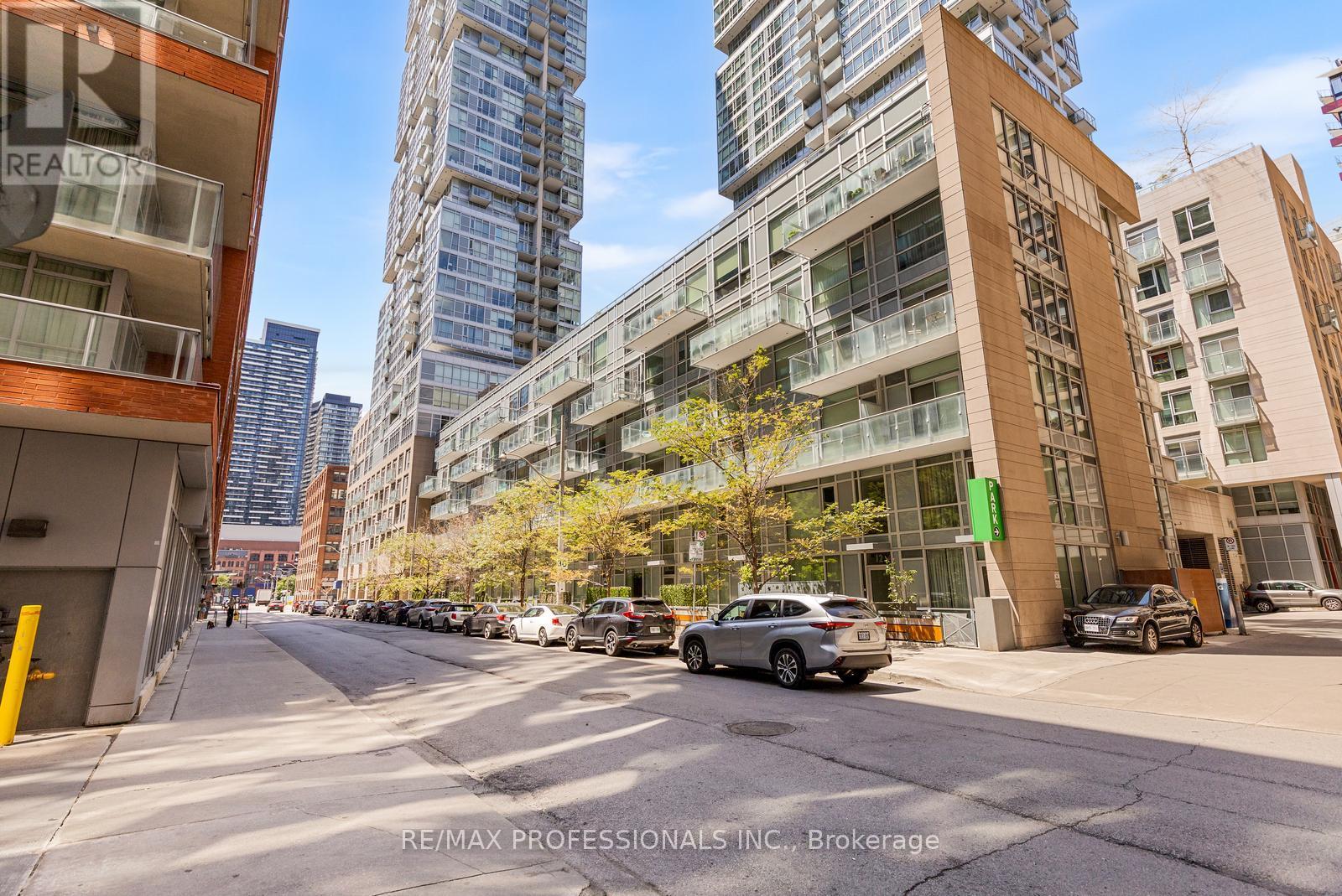 325 - 30 NELSON STREET, Toronto (Waterfront Communities)