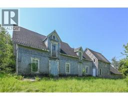 325 rue Savoie Ouest, Caraquet, New Brunswick