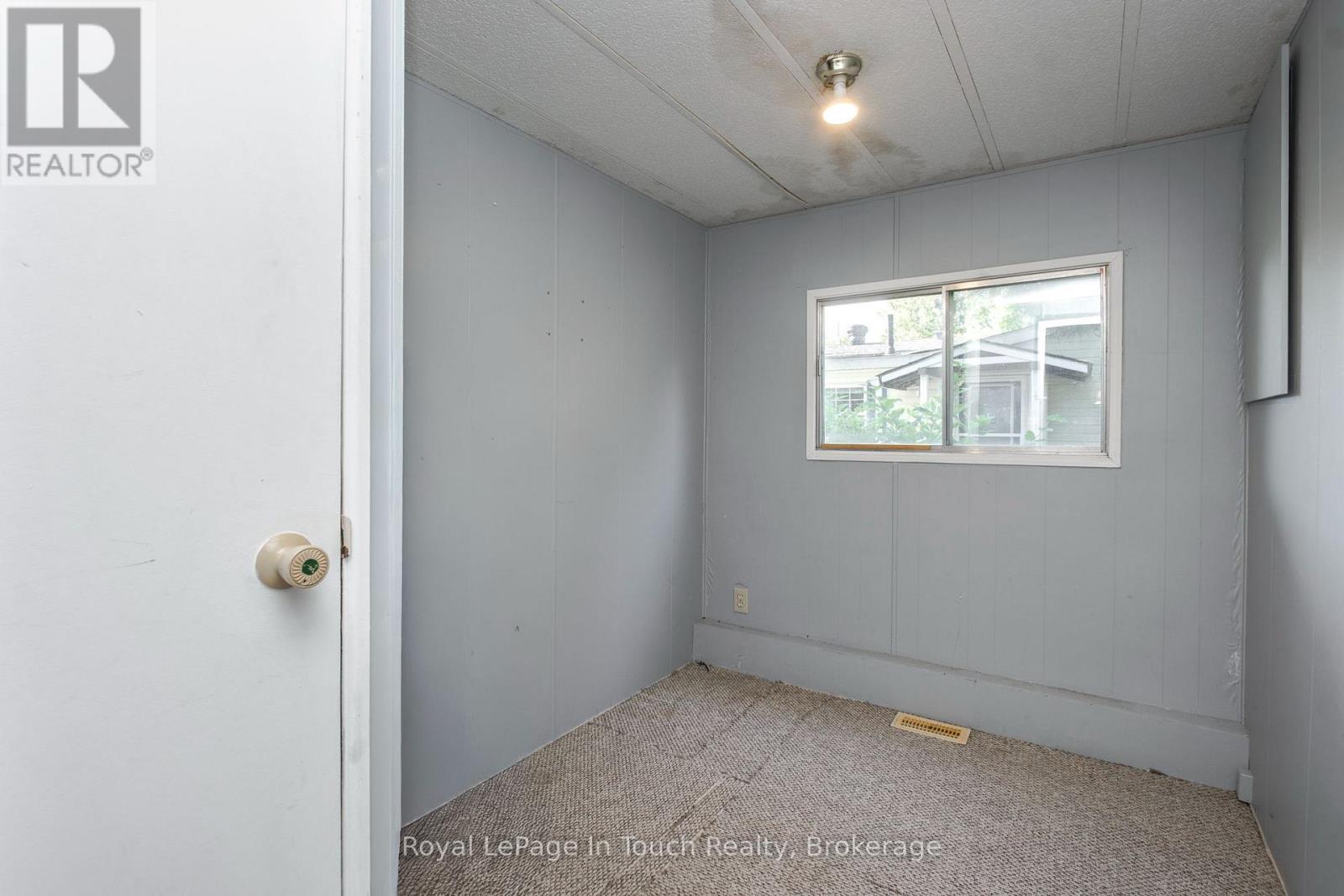 21 Vics Road, Midland, Ontario  L4R 4K3 - Photo 12 - S13551836