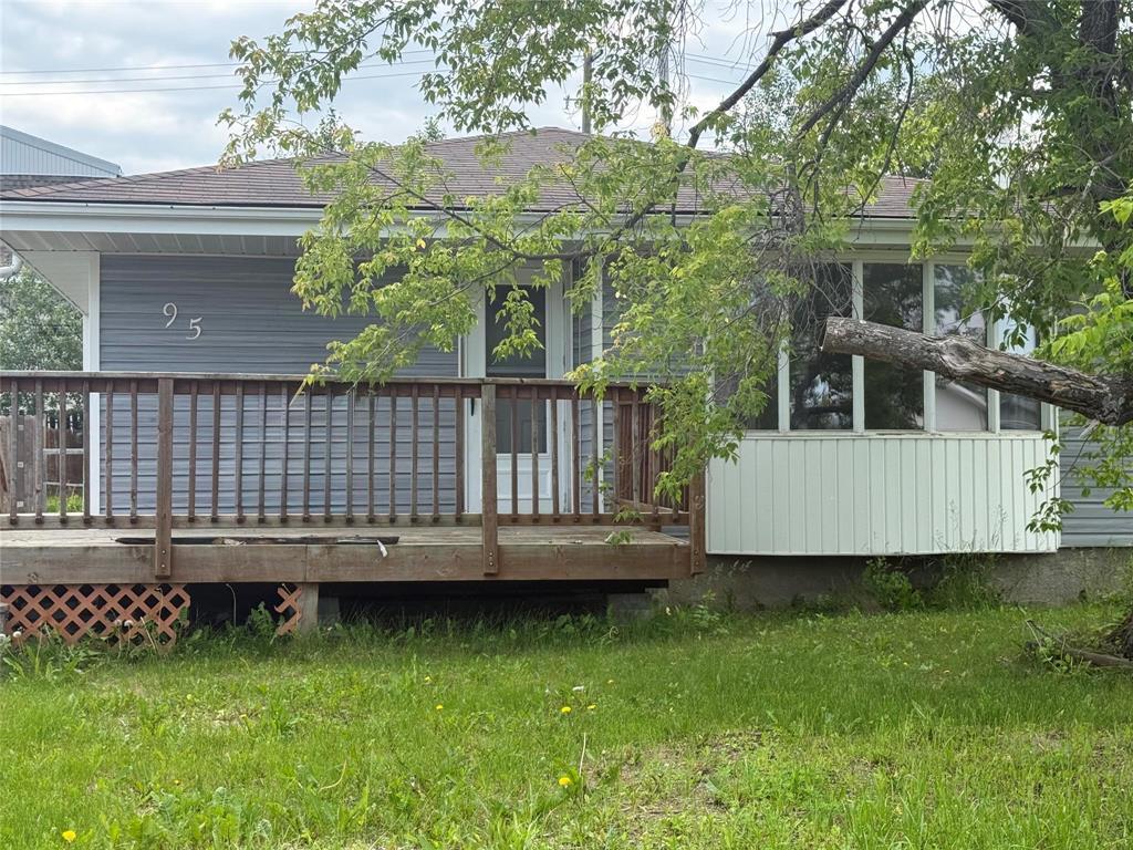 95 Char Bay, Thompson, Manitoba  R8N 1P4 - Photo 0 - 202605315
