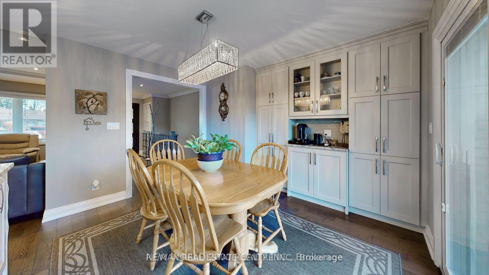 10 Suburban Drive W, Mississauga, Ontario L5N 1G5 - Photo 15 - W13556906