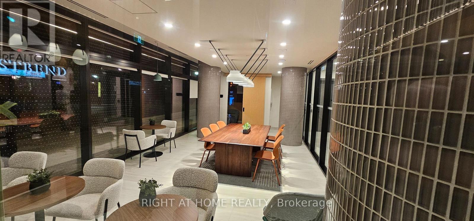 418 - 1660 Bloor Street W, Toronto, Ontario  M6P 0C6 - Photo 3 - W13557008