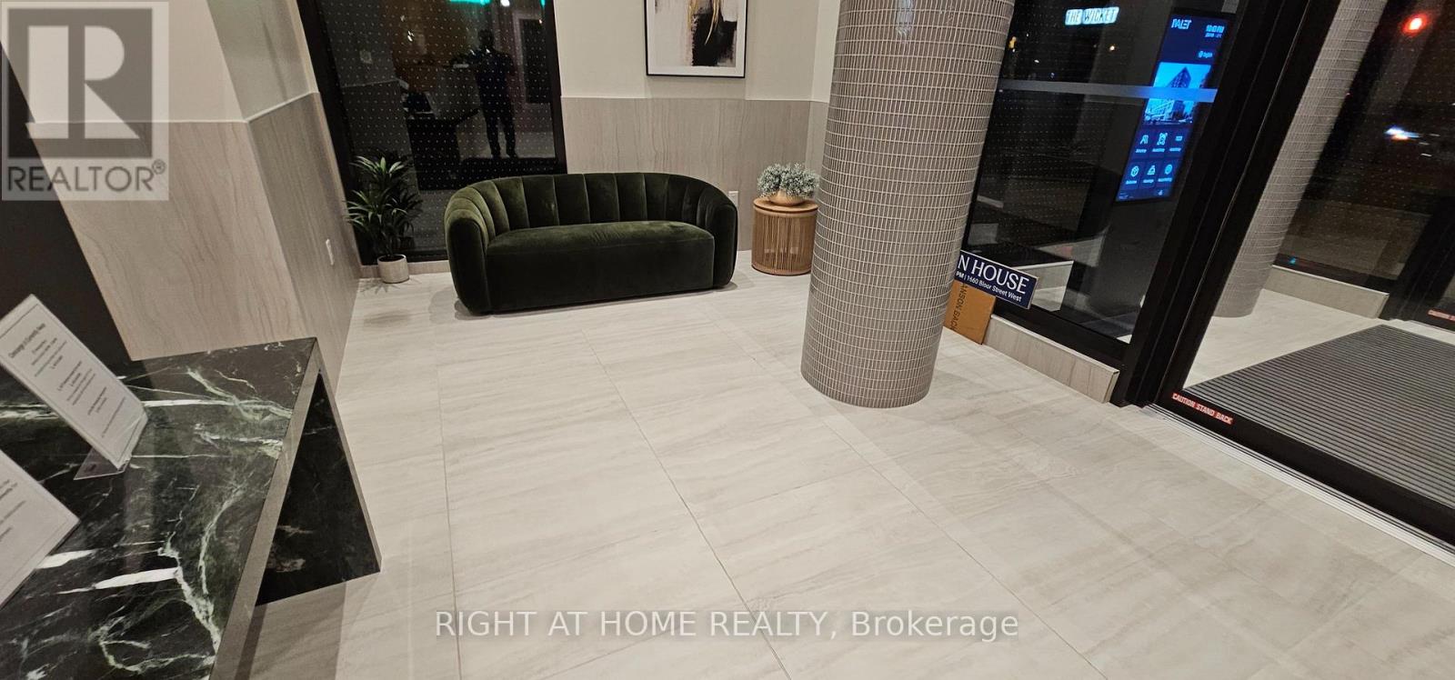 418 - 1660 Bloor Street W, Toronto, Ontario  M6P 0C6 - Photo 8 - W13557008