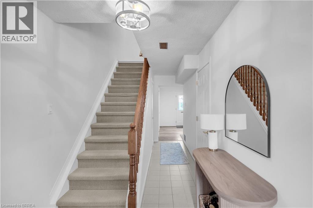 1155 Paramount Drive Unit# 22, Stoney Creek, Ontario  L8J 2N4 - Photo 3 - 40844649