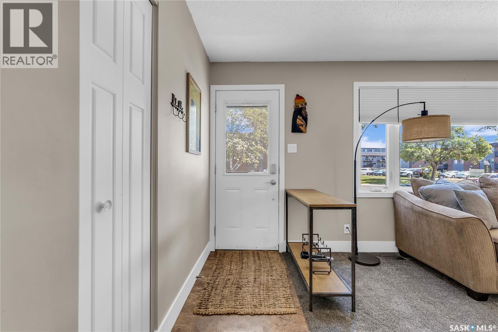 1037 Matheson Drive, Saskatoon, Saskatchewan  S7L 3Y9 - Photo 3 - SK042400