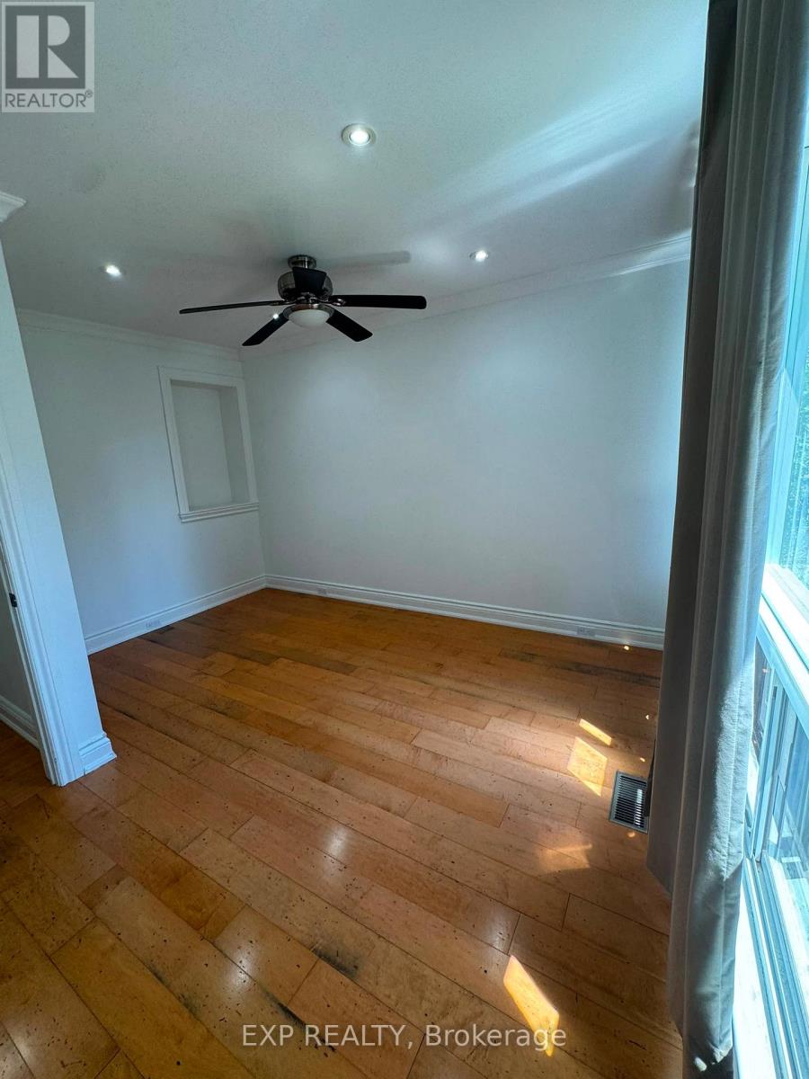 Upper - 1175 Pinegrove Road, Oakville, Ontario  L6L 2W3 - Photo 13 - W13465406