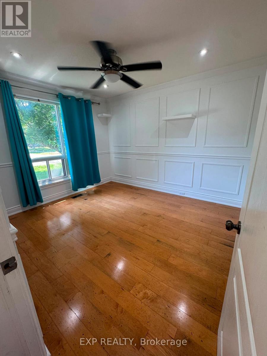 Upper - 1175 Pinegrove Road, Oakville, Ontario  L6L 2W3 - Photo 15 - W13465406