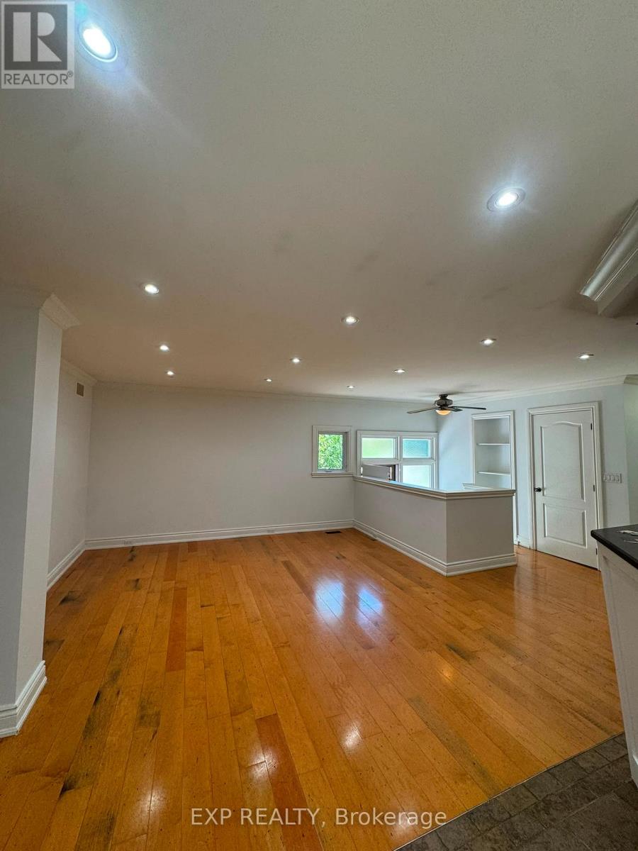Upper - 1175 Pinegrove Road, Oakville, Ontario  L6L 2W3 - Photo 2 - W13465406