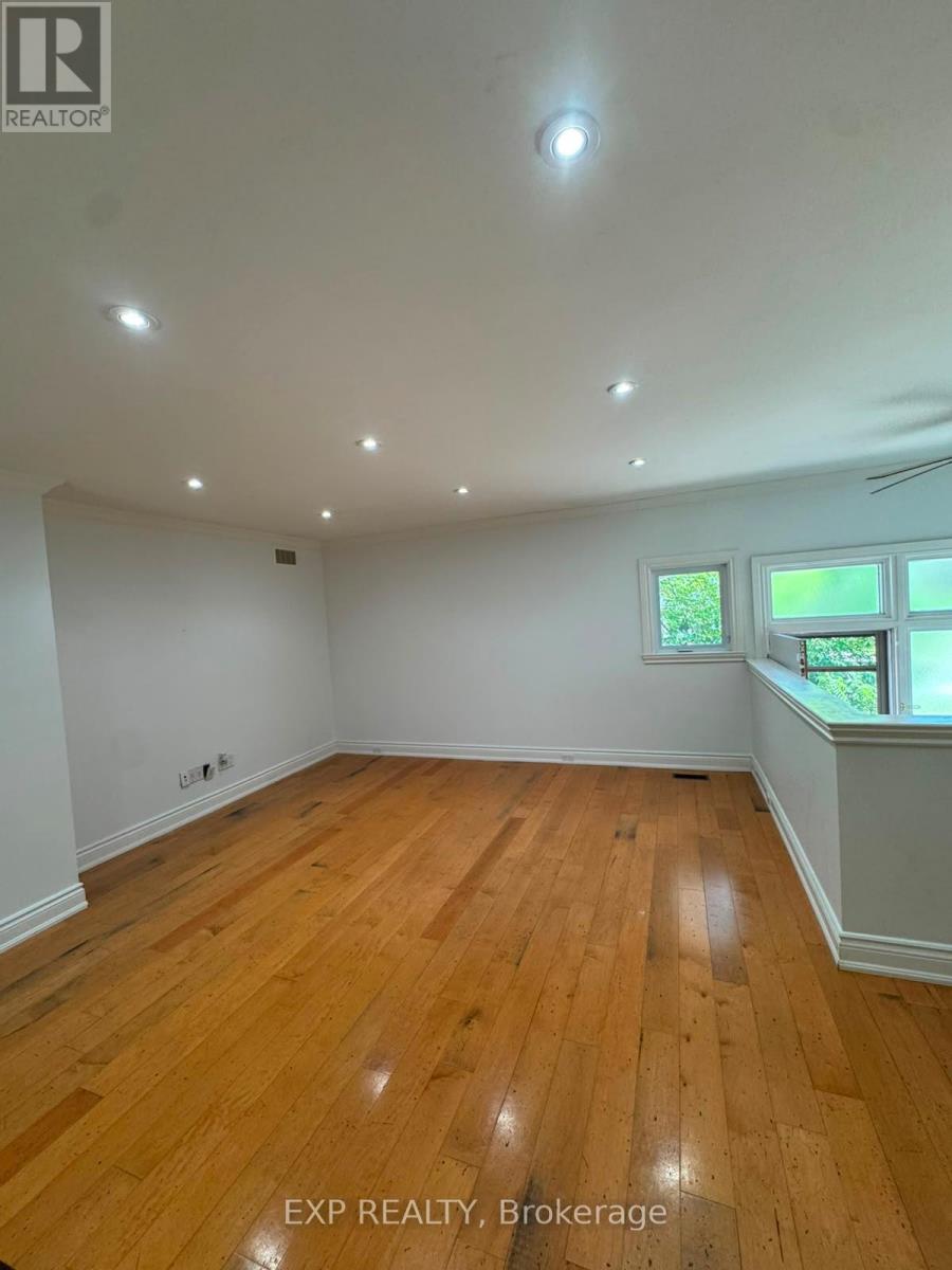 Upper - 1175 Pinegrove Road, Oakville, Ontario  L6L 2W3 - Photo 3 - W13465406