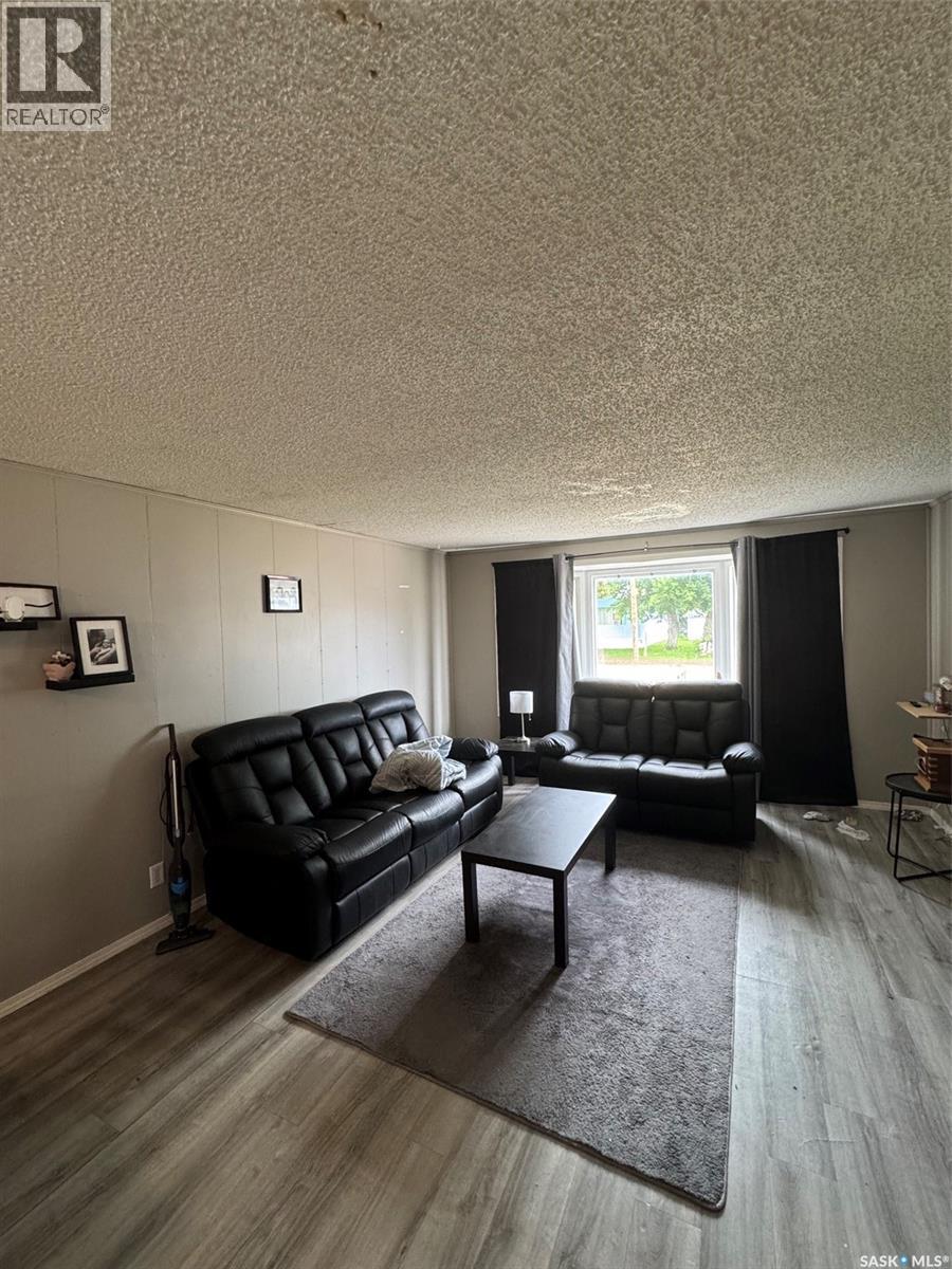 451 34th Street, Battleford, Saskatchewan  S0M 0E0 - Photo 3 - SK042136