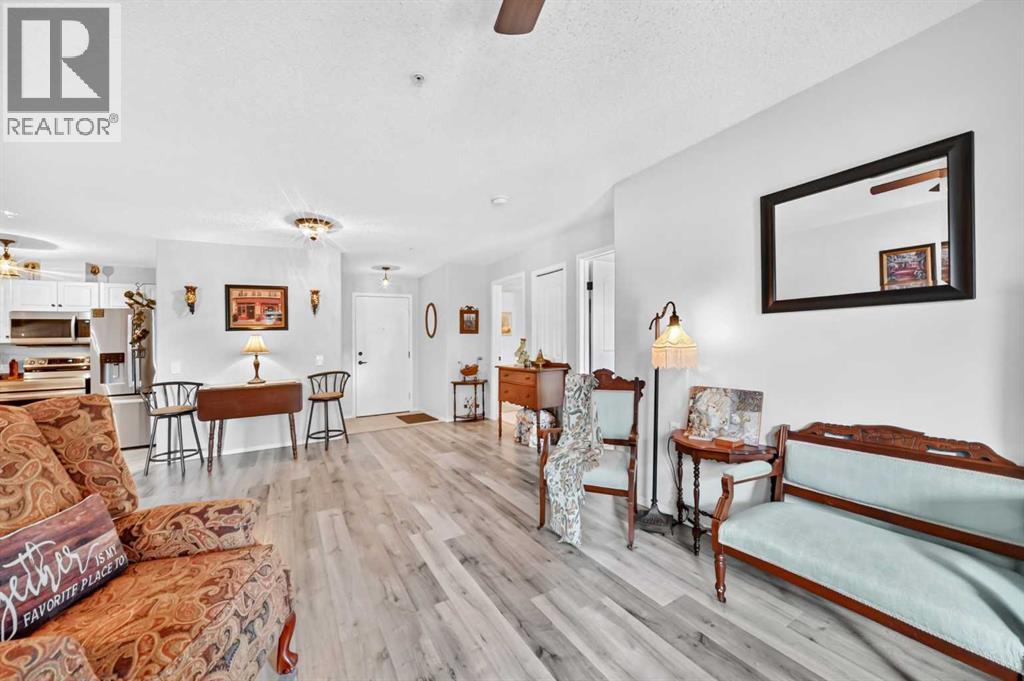 105, 5000 Somervale Court SW, Calgary, Alberta  T2Y 4M1 - Photo 10 - A2322942