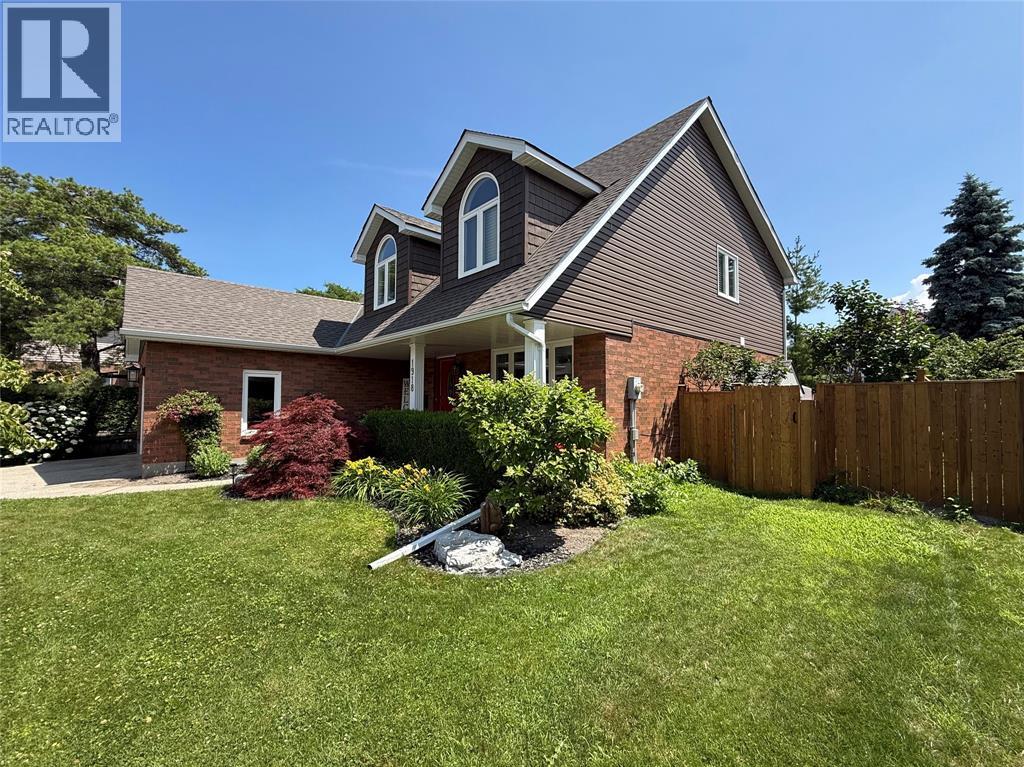 1918 Westgrove Drive, Sarnia, Ontario  N0N 1C0 - Photo 3 - 26016724