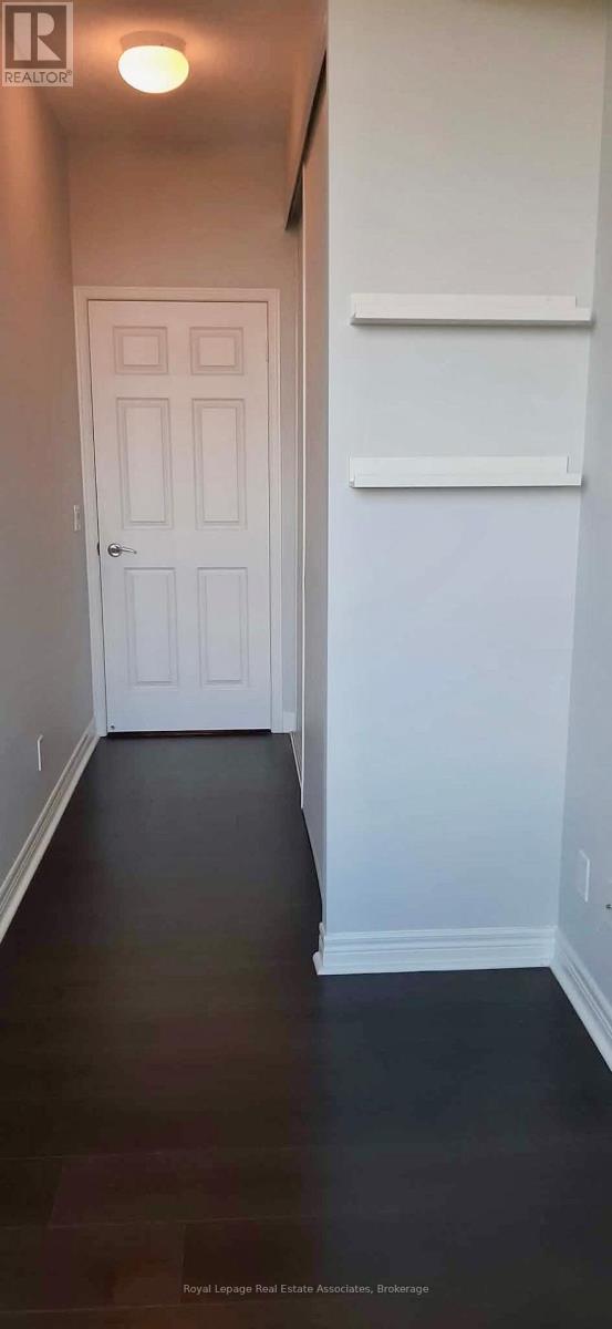 515 - 339 Rathburn Road W, Mississauga, Ontario  L5B 0K6 - Photo 3 - W13022578