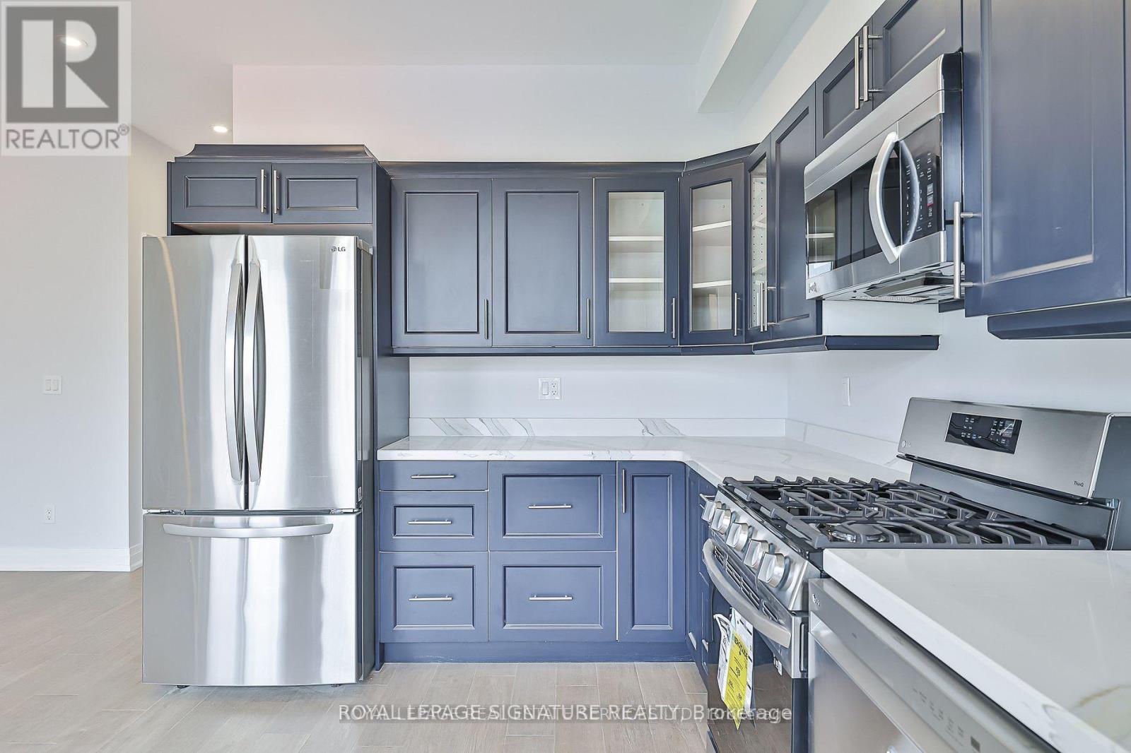 Main - 60 Belvidere Avenue, Toronto, Ontario  M6C 1P6 - Photo 5 - C13557128