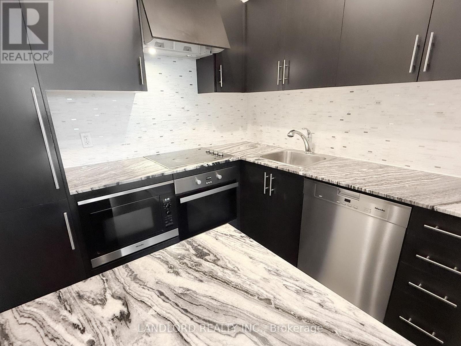 521 - 23 Glebe Road W, Toronto, Ontario  M5P 0A1 - Photo 4 - C13557154