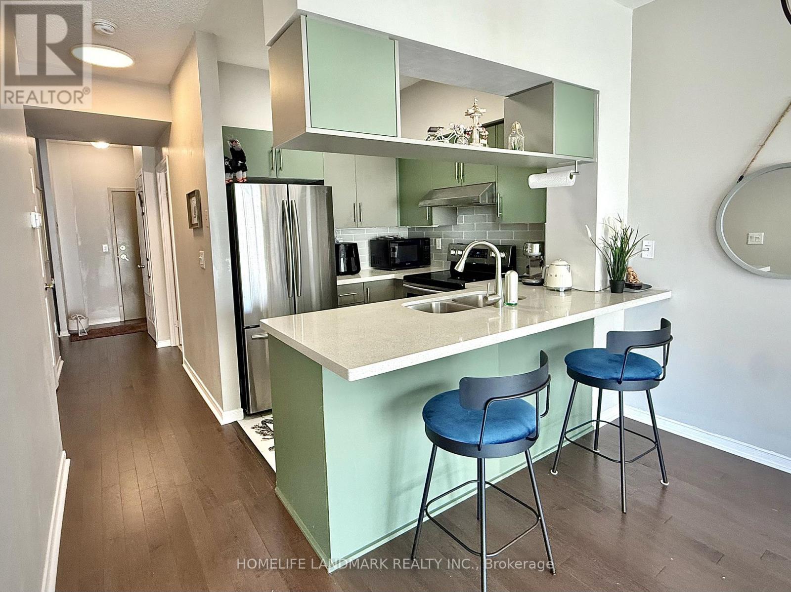 701 - 909 Bay Street, Toronto, Ontario  M5S 3G2 - Photo 10 - C13557182